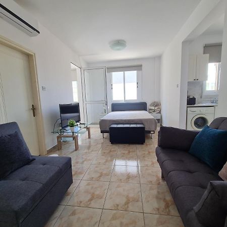 Laertis 2 Complex, Studio Apartment 106 - By Imh Travel & Tours Paphos Eksteriør billede