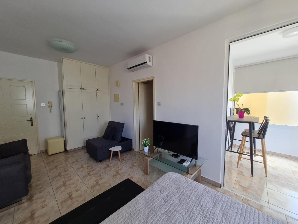 Laertis 2 Complex, Studio Apartment 106 - By Imh Travel & Tours Paphos Eksteriør billede